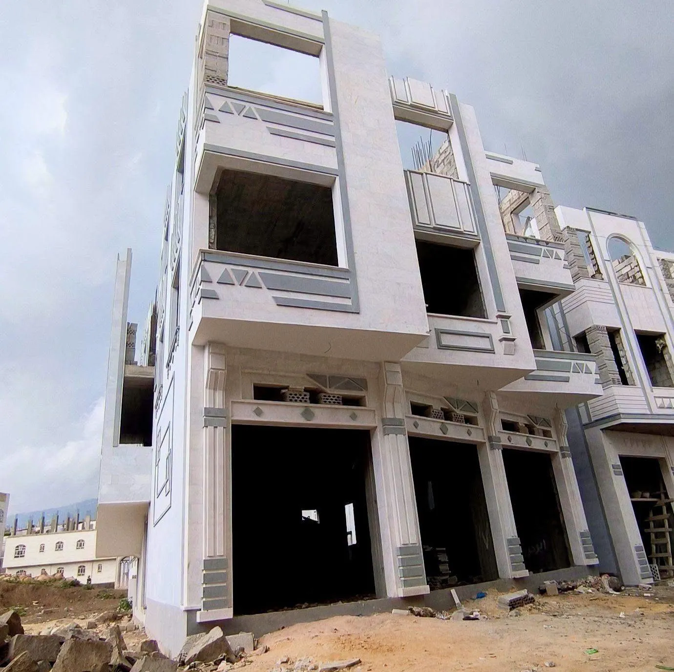 عمارة للبيع في السبل