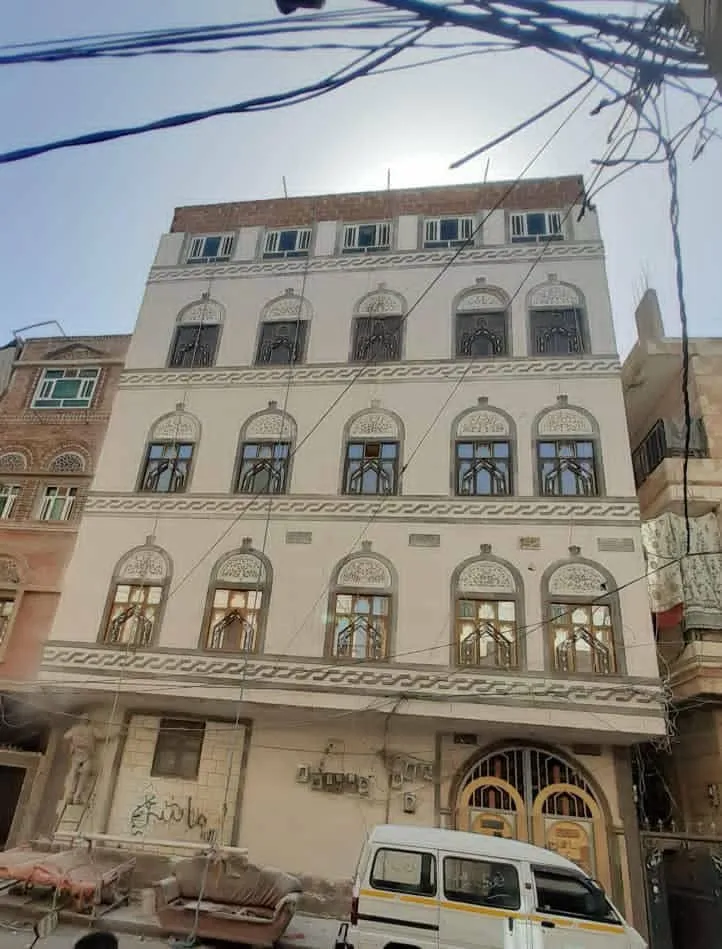 عمارة سكنية  للبيع اربعة دور وملحق قريب شارع هايل
